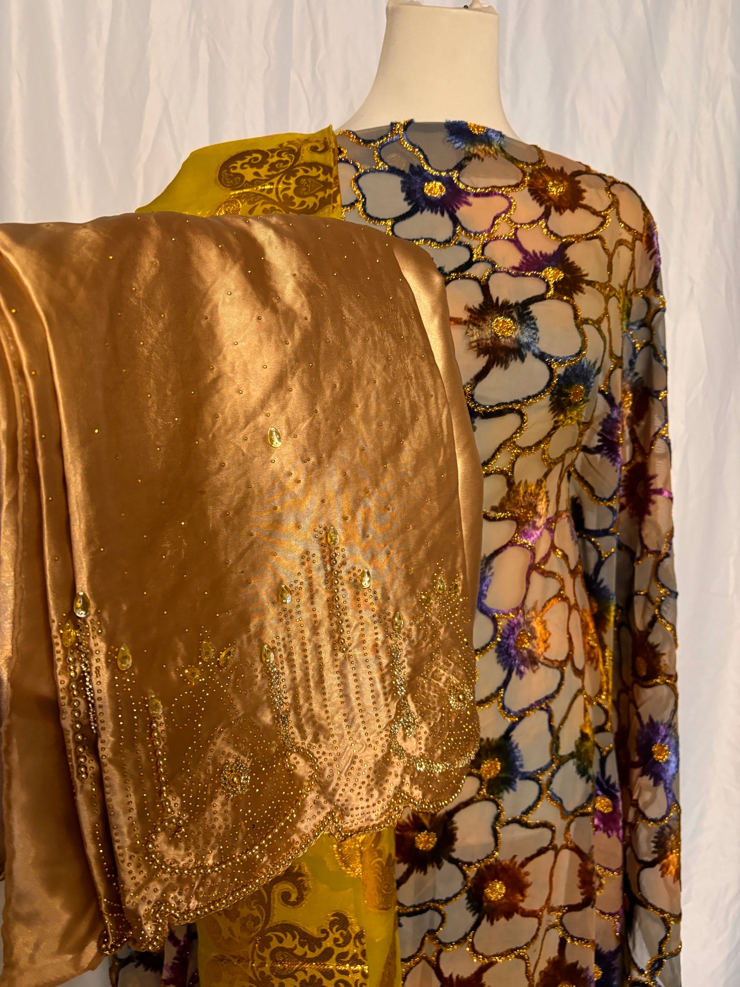 Sundus Maqbal set