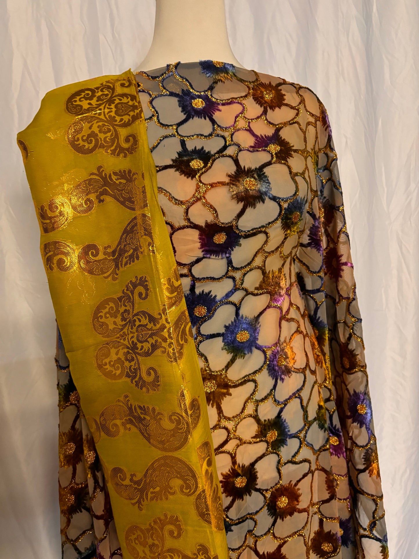 Sundus Maqbal set