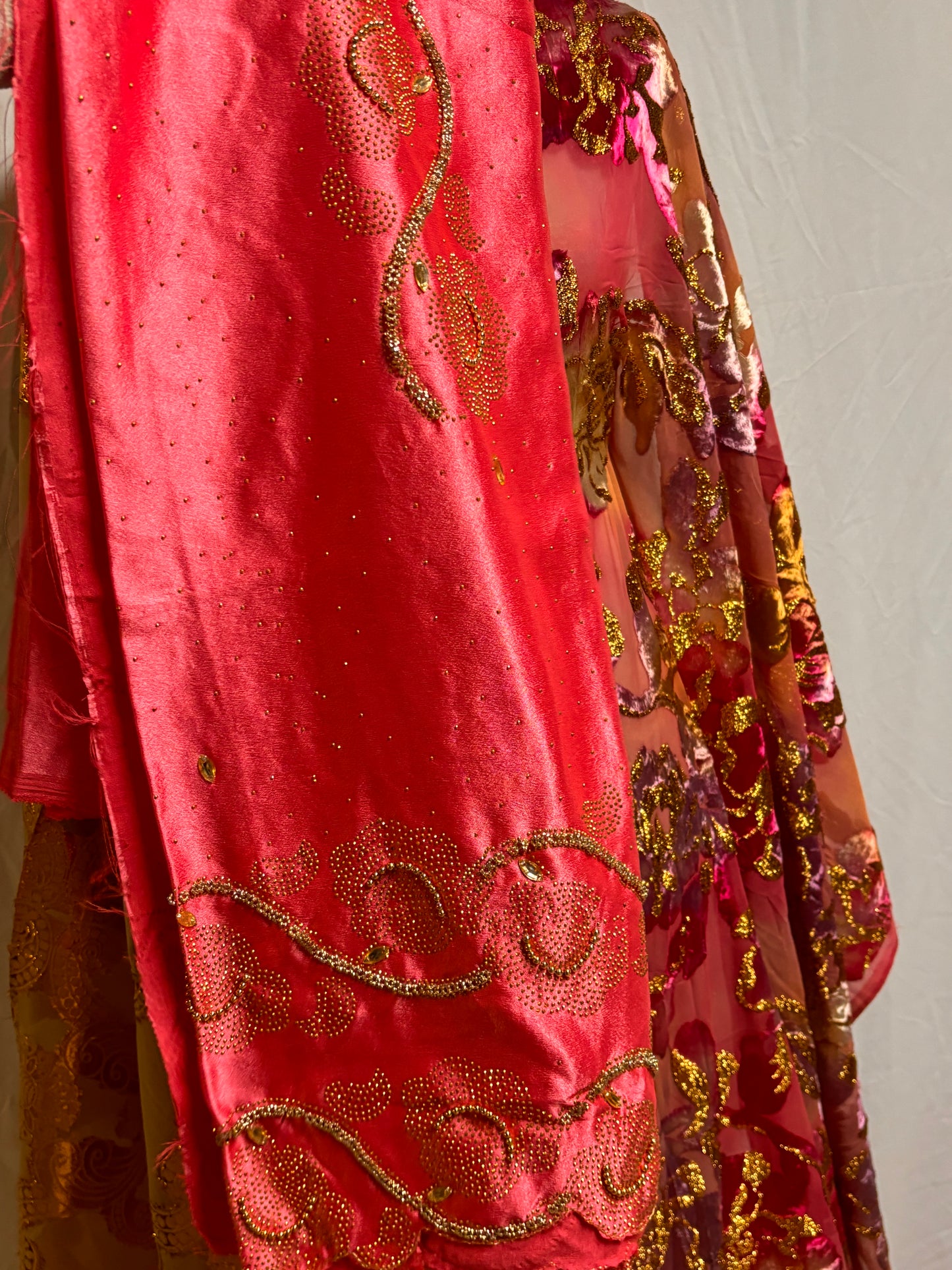 Warda MAQBAL set