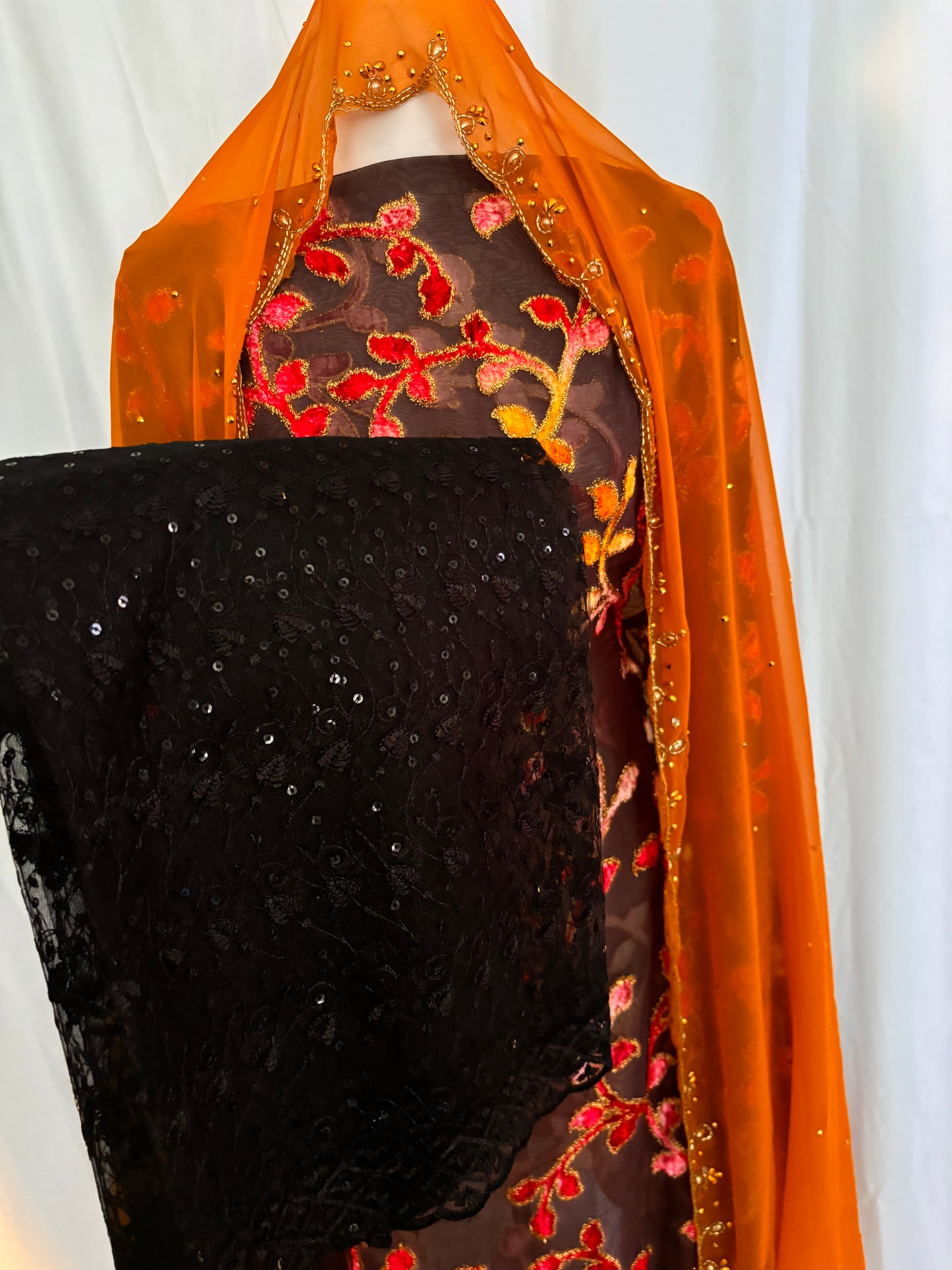 Lina MAQBAL set