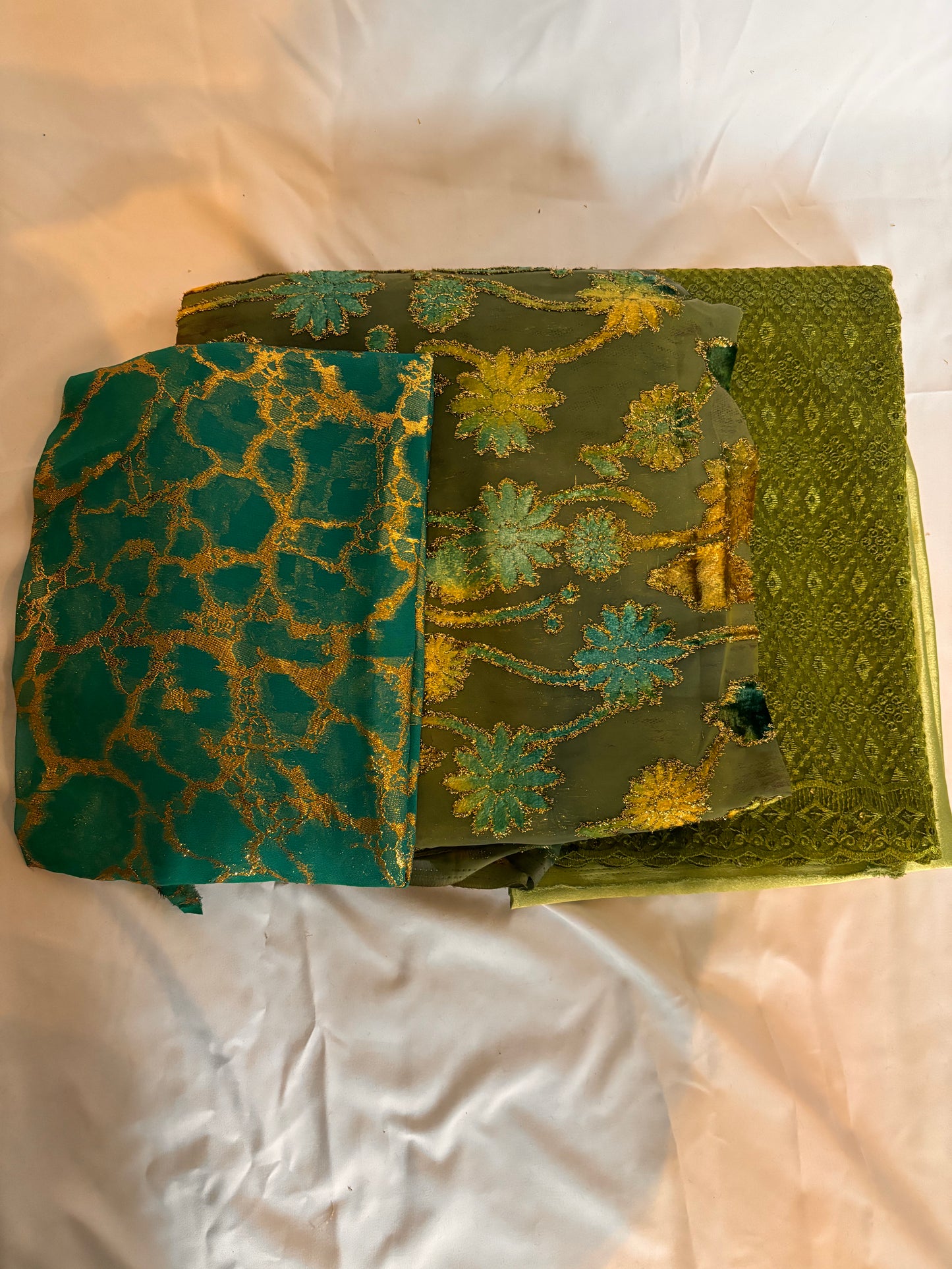 Leila Maqbal set