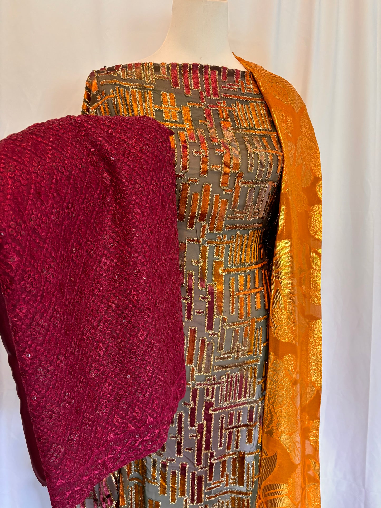 Nora Maqbal set