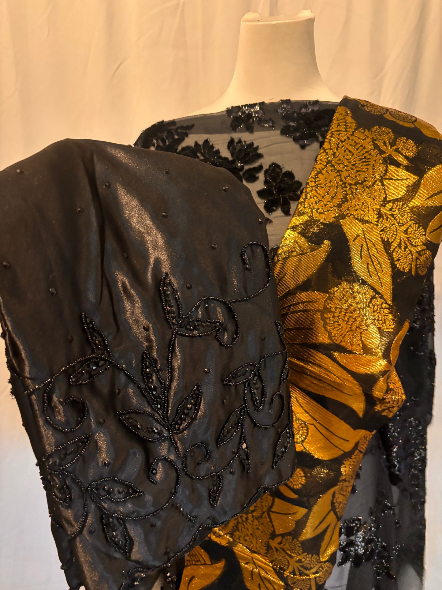 Sarah MAQBAL  set