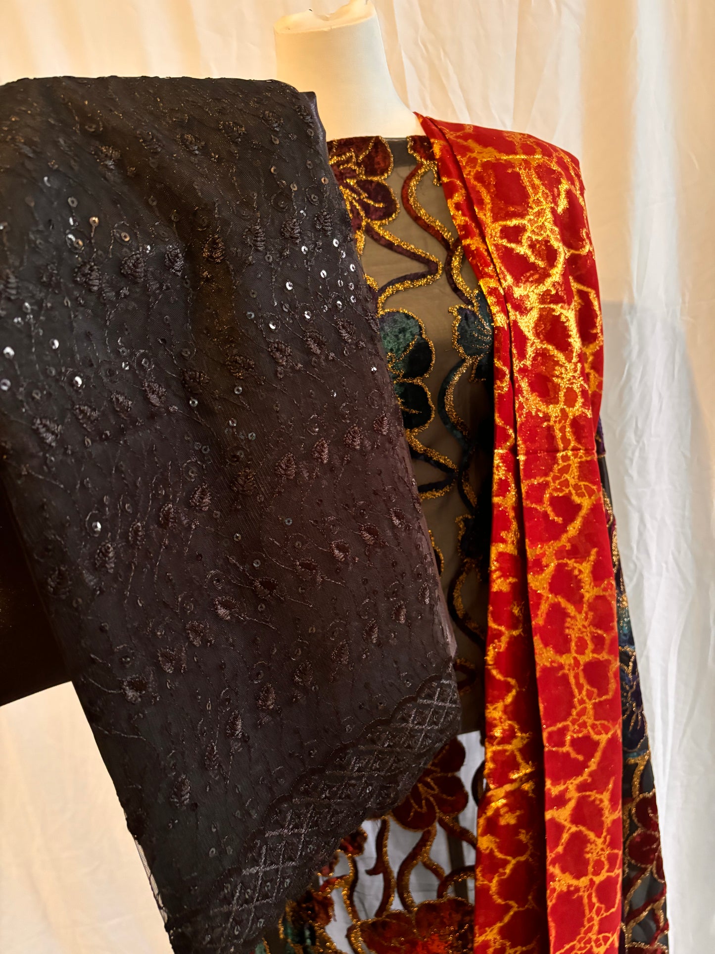 Lina MAQBAL  set