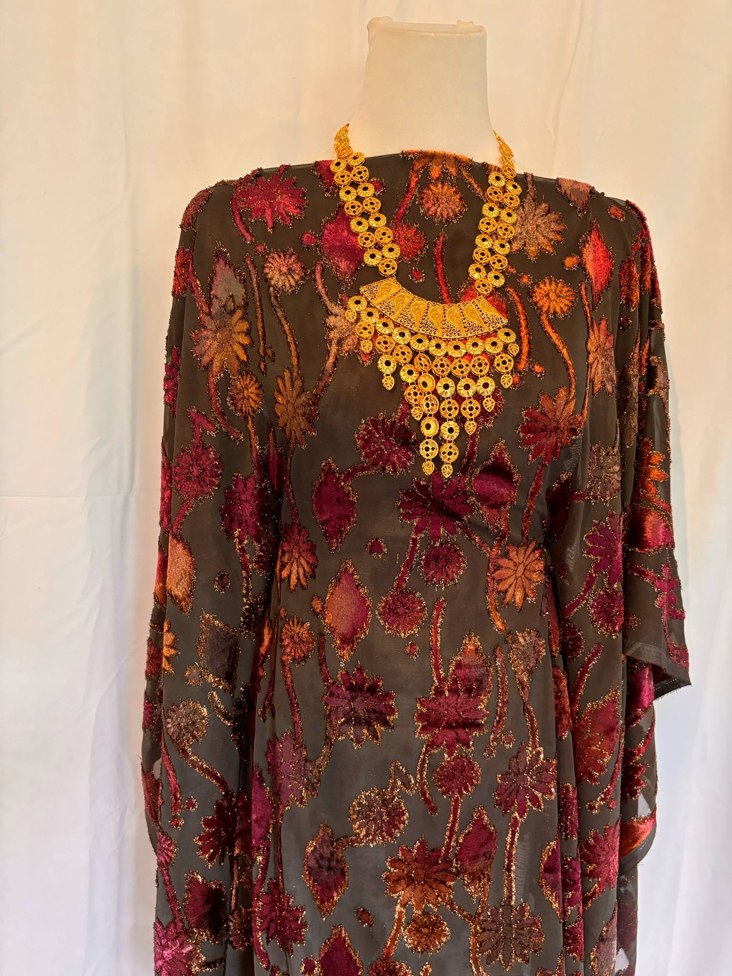 Leila Maqbal set
